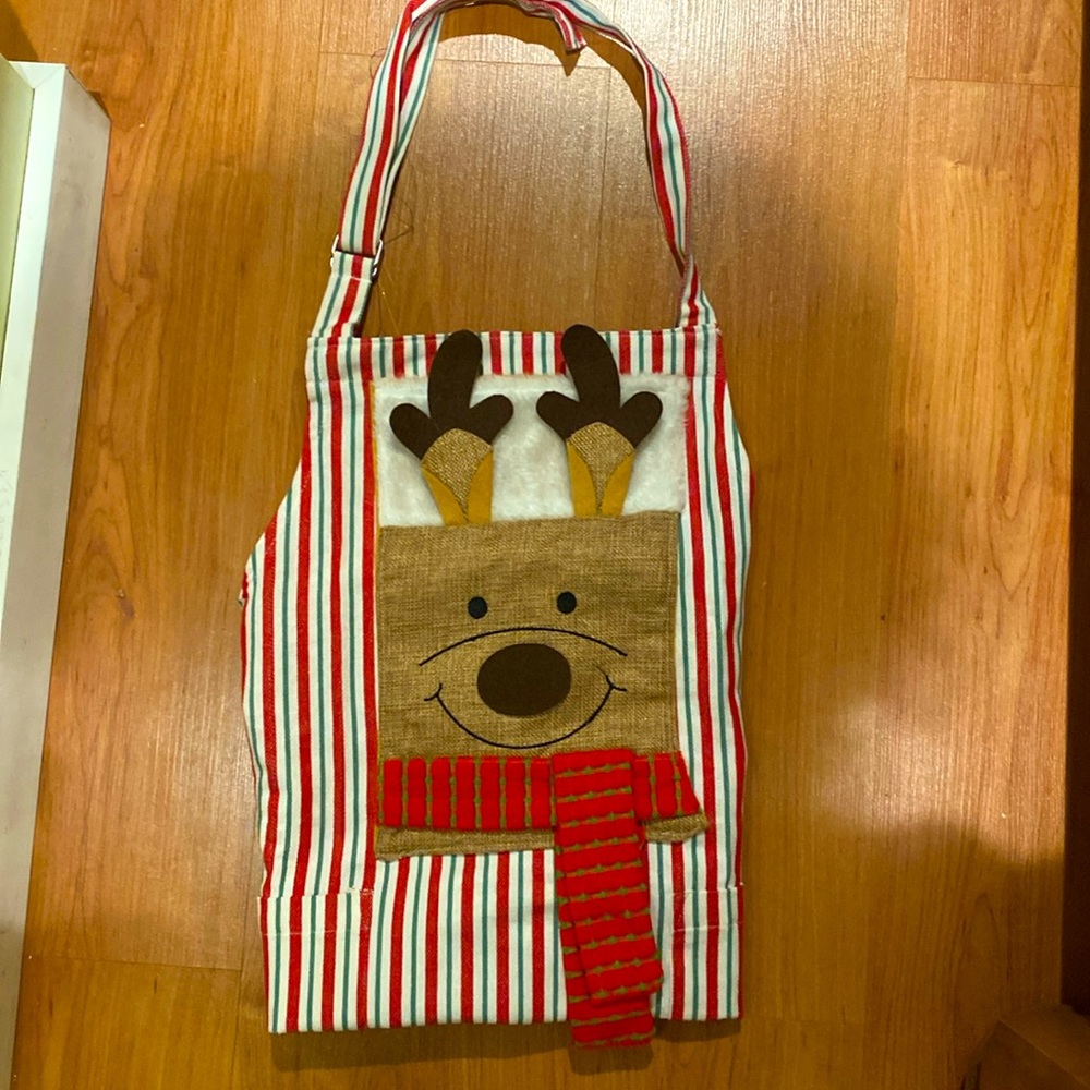Apron with Xmas decor (homemade idea on bought apron). New without tags